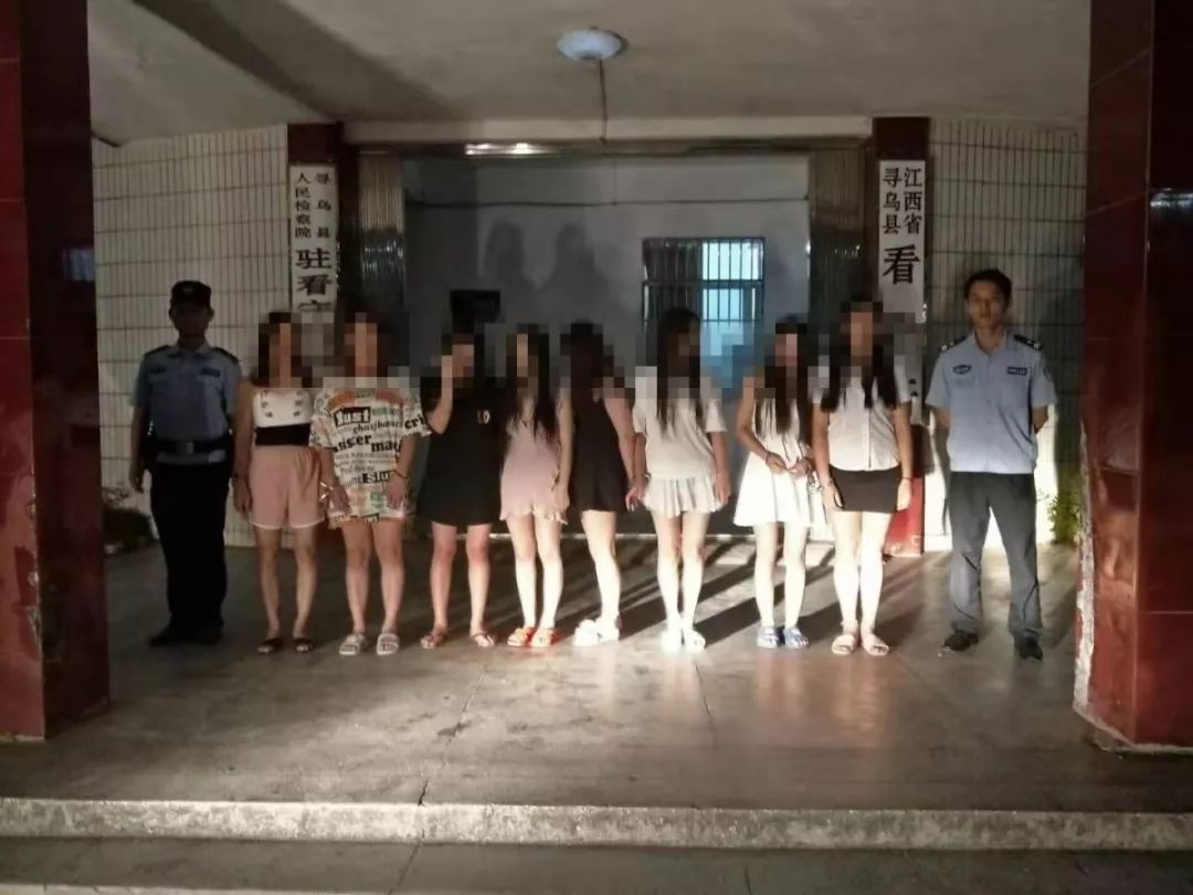 隐藏在茶庄按摩店泡脚店的卖淫窝点被端赣州警方抓获一批卖淫嫖娼人员