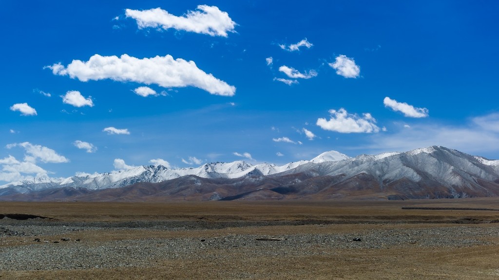 崑崙山礦泉水水源地玉珠峰風景秀麗讓人心曠神怡