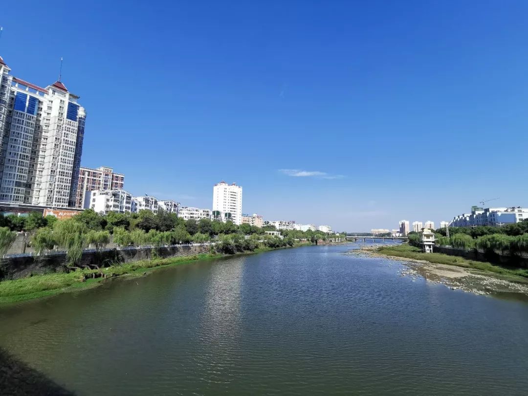 小潢河▲潢川水文站看到這樣澄澈的天空是不是又有另一種感覺呢若