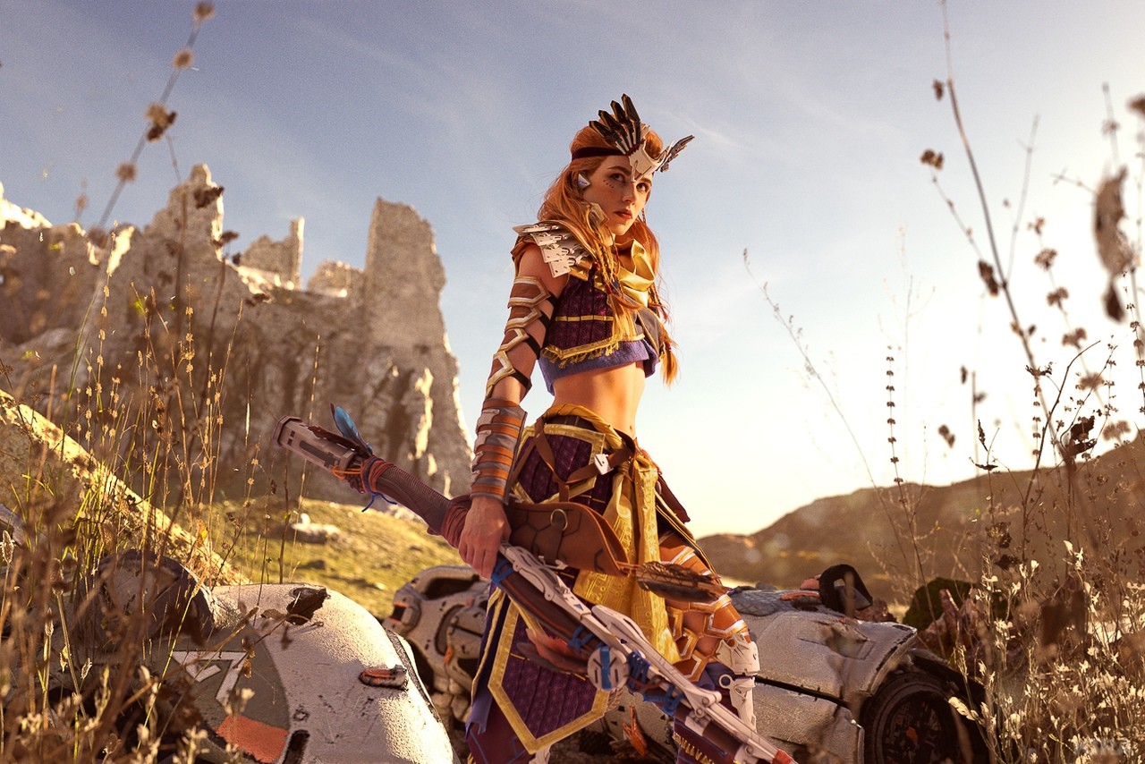 俄罗斯美女cos:地平线:黎明时分aloy,火辣身材腹肌诱人