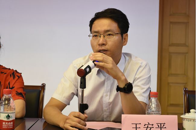 北京桂籍卫生医药界联谊会副会长兼秘书长王安平最后广西自治区人民