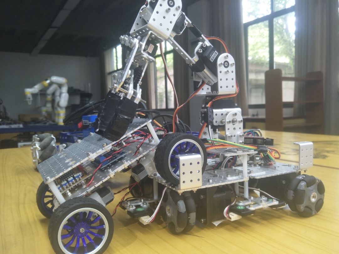 西南石油大学机器人创新实验室!