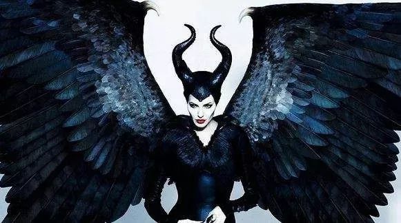 茱丽要和米歇尔菲佛斗法世界为什么需要坏女人