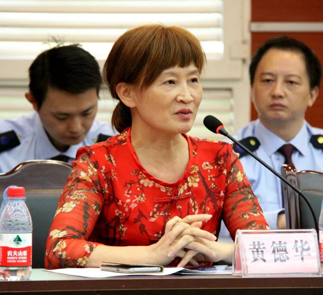 公交出行宣传周自贡市召开2019年公交优先绿色出行公交