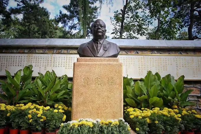 纪念爱国者——曾宪梓先生_圆明园管理处