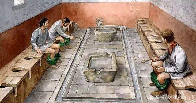 重口味古代人上厕所一排人坐在挖了洞的木头上