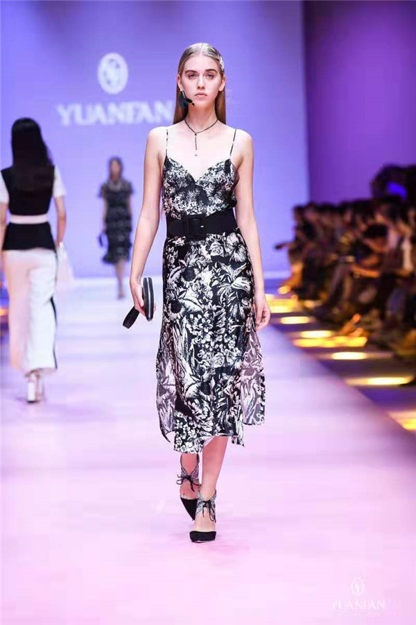 媛帆女装2020春夏发布秀探索生生不息的女性之美