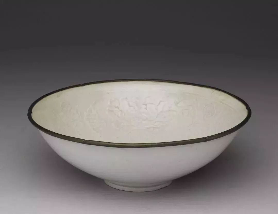 故宫与地宫里的定窑瓷器 ,难分伯仲 !