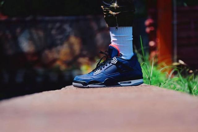 颜值不输天价联名!「小阿姆」 aj4 最新上脚图曝光