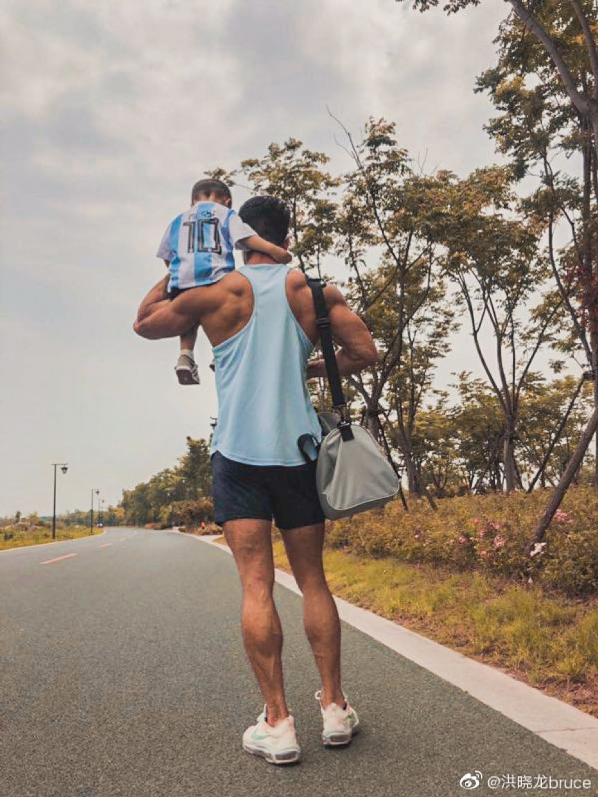 惊艳世界的故宫工匠国家健美队的奶爸被骗光积蓄的演员一件事坚持10年