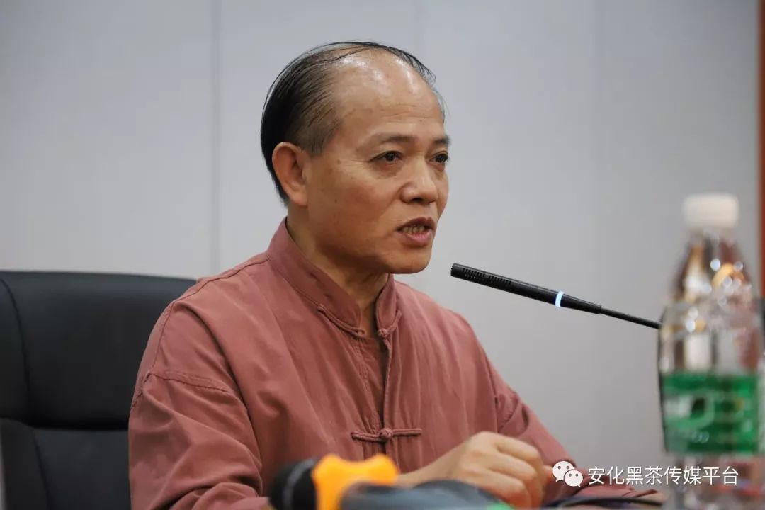 安化黑茶制茶专家杨德胜△安化黑茶杂志社社长李朴云△本届培训班特别