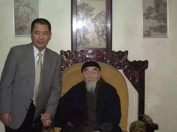 教育一代大儒爱新觉罗毓鋆