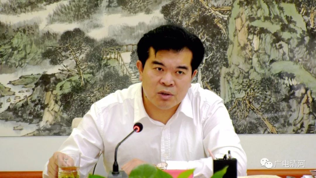 王俊红同志主持会议樊英俊同志交流发言樊英俊在发言中说,以人民为