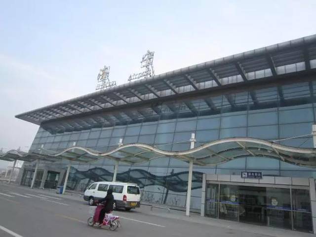 济宁机场明明在嘉祥县,为什么叫曲阜机场?