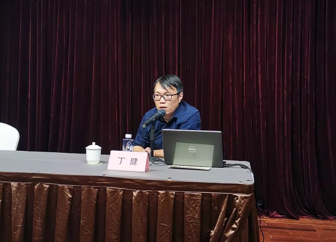 邀请了宁波市志愿服务工作指导中心丁健老师开展专项培训.