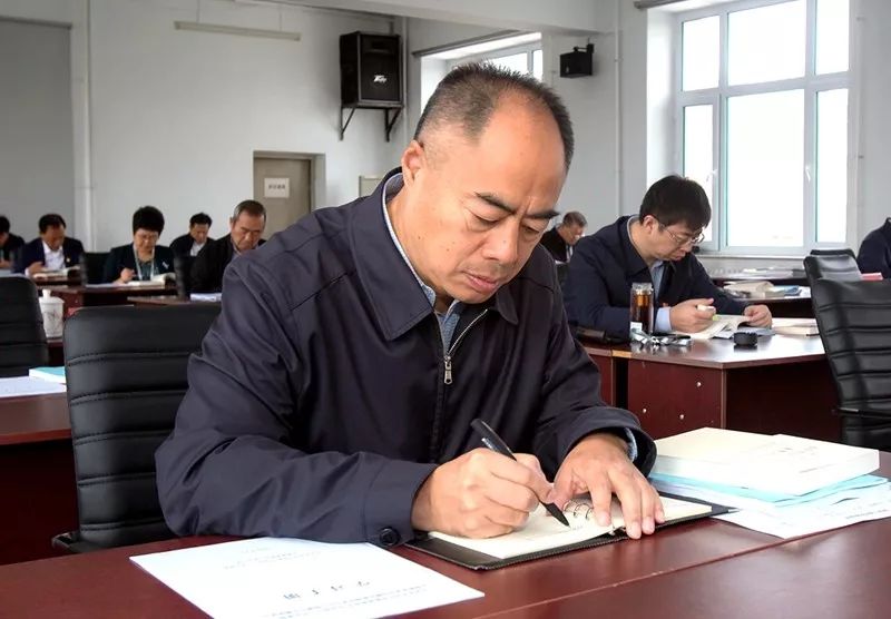 《中共齐齐哈尔市委开展"不忘初心,牢记使命"主题教育的实施方案》