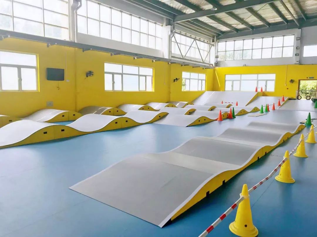 萌娃飙车见过没带上你家宝贝体验人生第一次