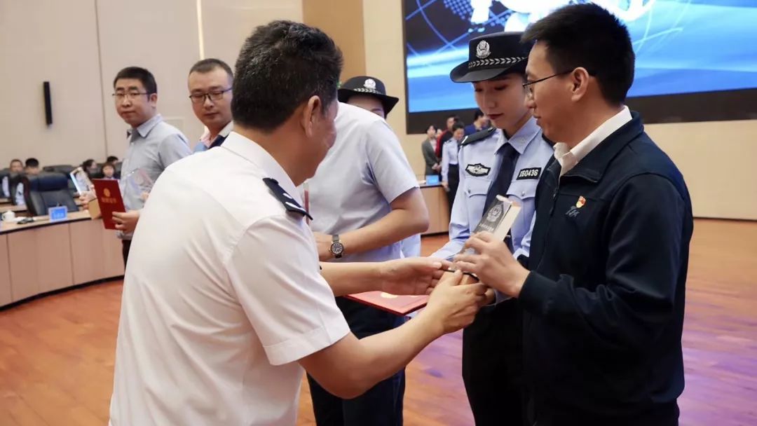 白安平同志对太原网警志愿者一直以来对太原市公安局的大力支持表示了