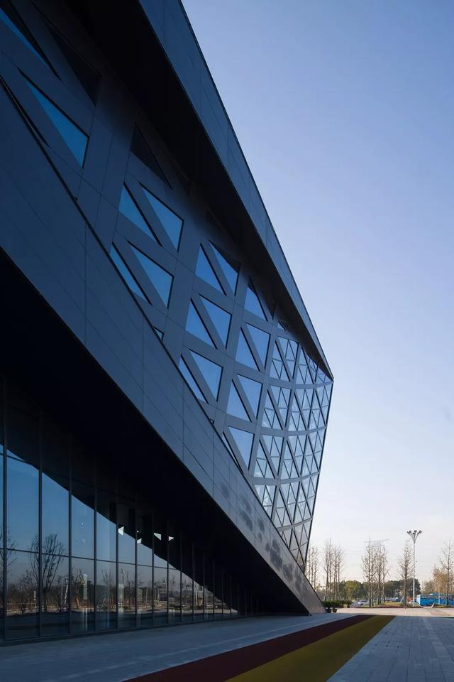 扬州南部新城体育园荣获威海国际建筑设计大奖