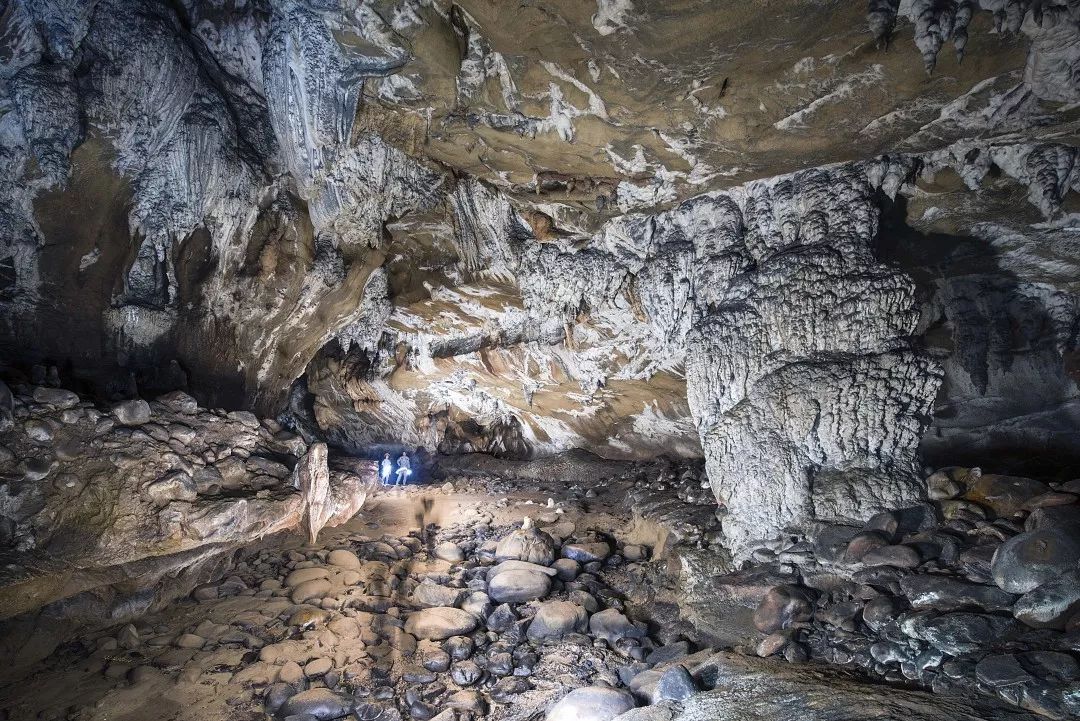 勐远仙境景区位于西双版纳州勐腊县关累镇,景区除溶洞观光,雨林徒步等
