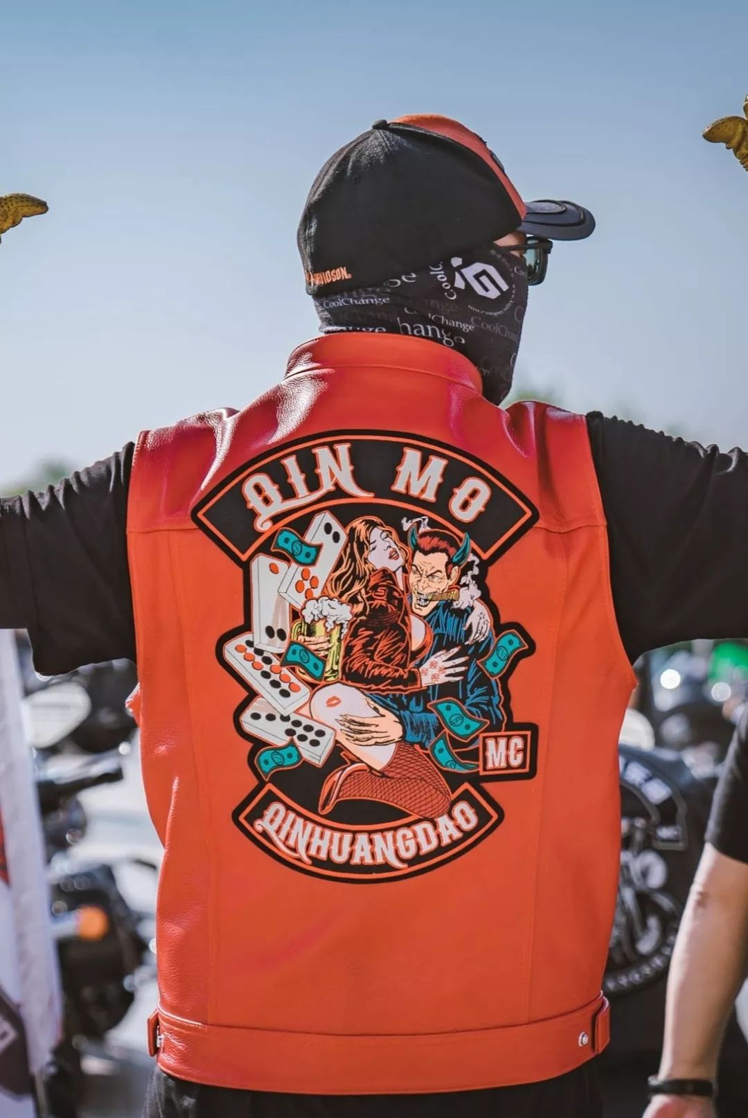 机车俱乐部装备之秦魔mc机车美女夜啤酒放荡不羁爱自由