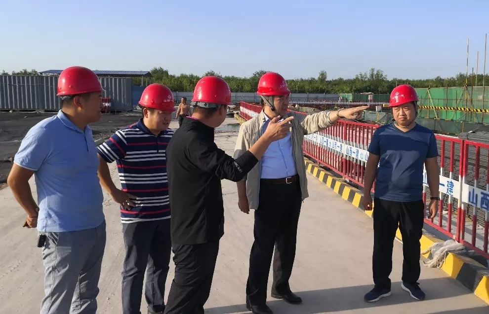 集团党委书记董事长澹台印玉一行深入河北黄骅市人民医院项目调研慰问
