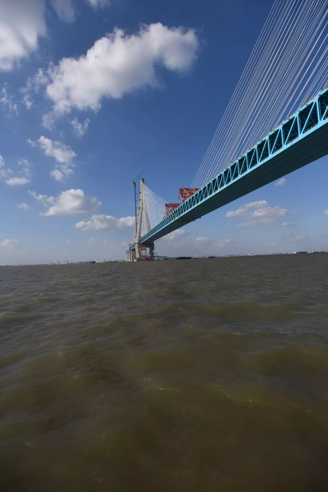 6个组世界第一沪通长江大桥全桥合龙