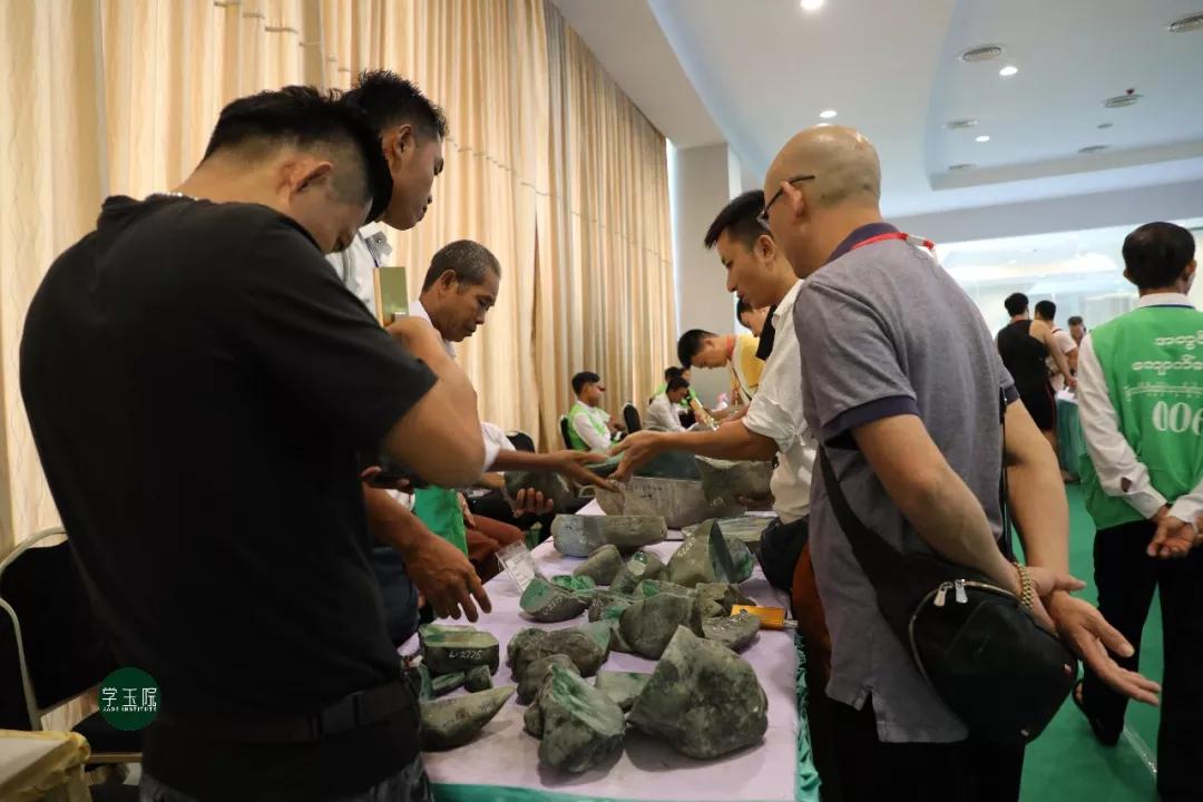 直击缅甸翡翠公盘现场