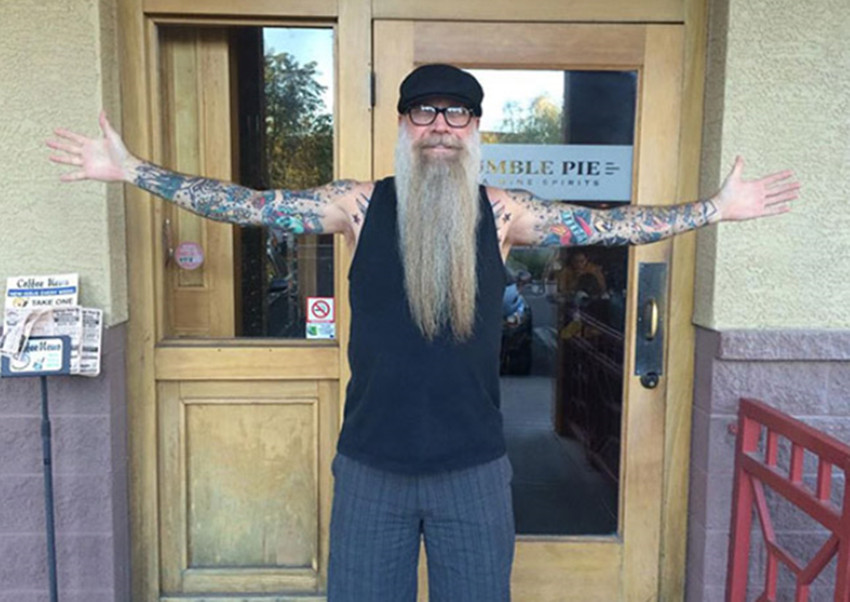 当人老后身上的纹身会变成什么样这老人家用实际情况告诉你