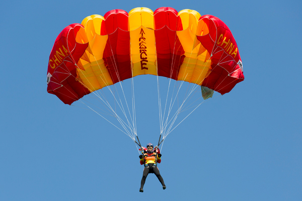 空中冲浪,选acf人工软骨仿生高性能护具