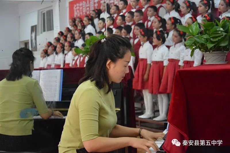 03兴国三小合唱歌曲《游子吟》《我仰望五星红旗》兴国四小合唱歌曲