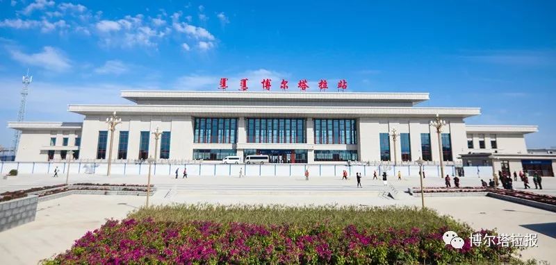 博尔塔拉站双河市站建筑面积1000平方米,候车厅面积541平方米,可同时