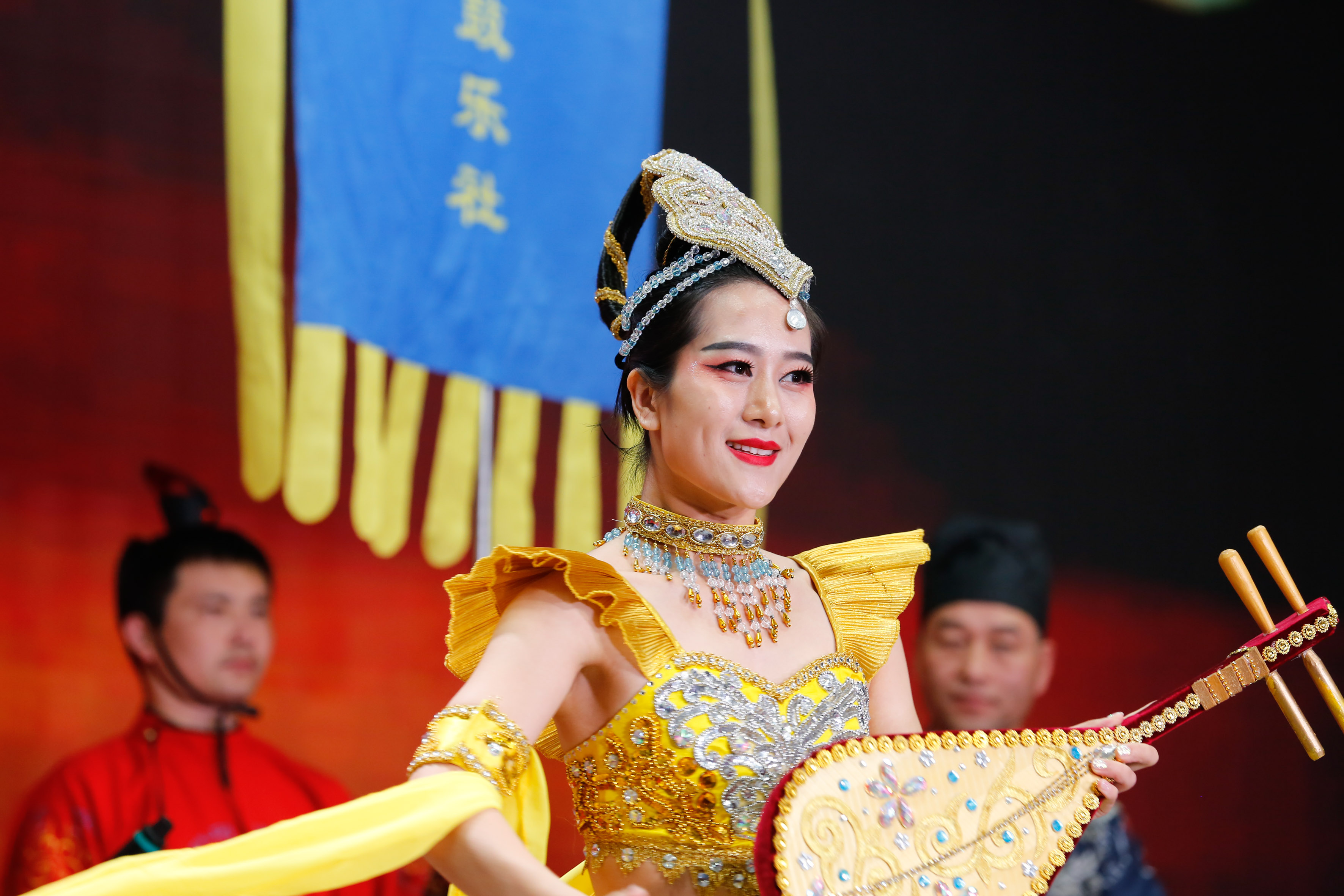 琴瑟筝弦河洛鼍鼓，翩翩起舞，伊人醉其中-搜狐大视野-搜狐新闻