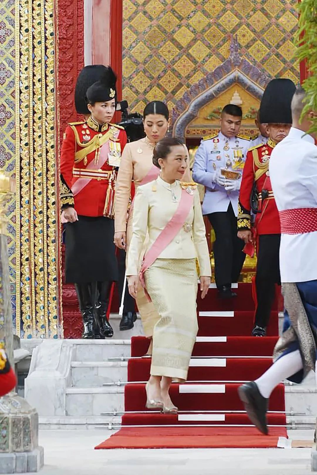 苏提达在3年前获得国王姓氏成王后早已板上钉钉贵妃斗不过她