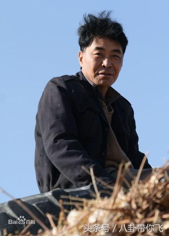 西安籍演员因长相凶恶总是演反派,提携王宝强出道,直言很怕老婆