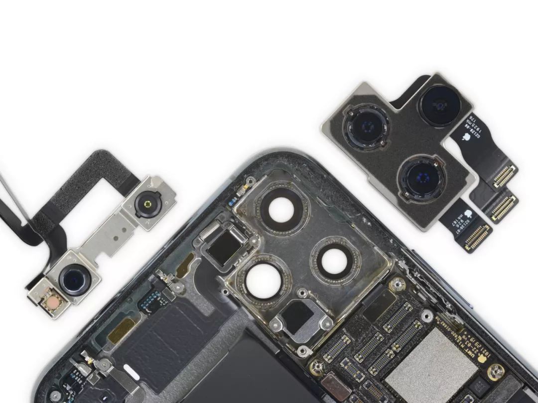 型电池,电池容量也有所增加,配合 a13 的功耗控制,苹果宣称 iphone 11