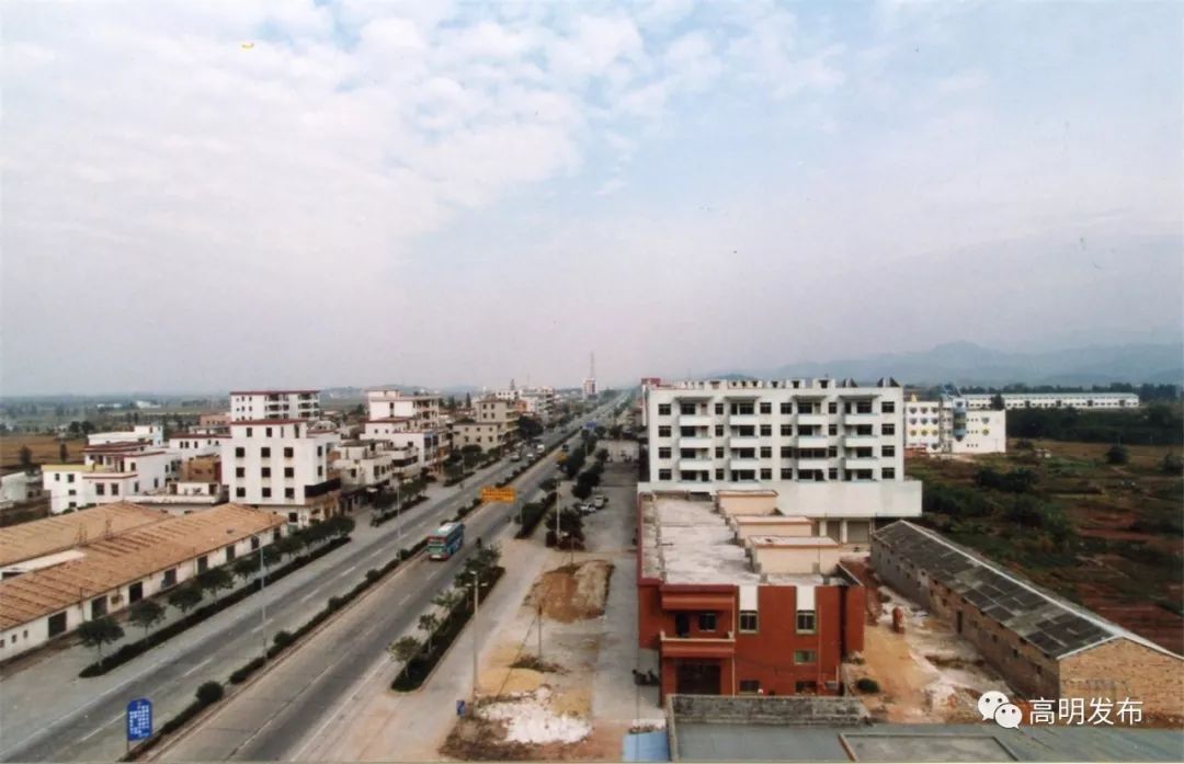 沟通西樵山,佛山市等地的汽车轮渡码头更楼镇鸿基果场更楼镇白石开