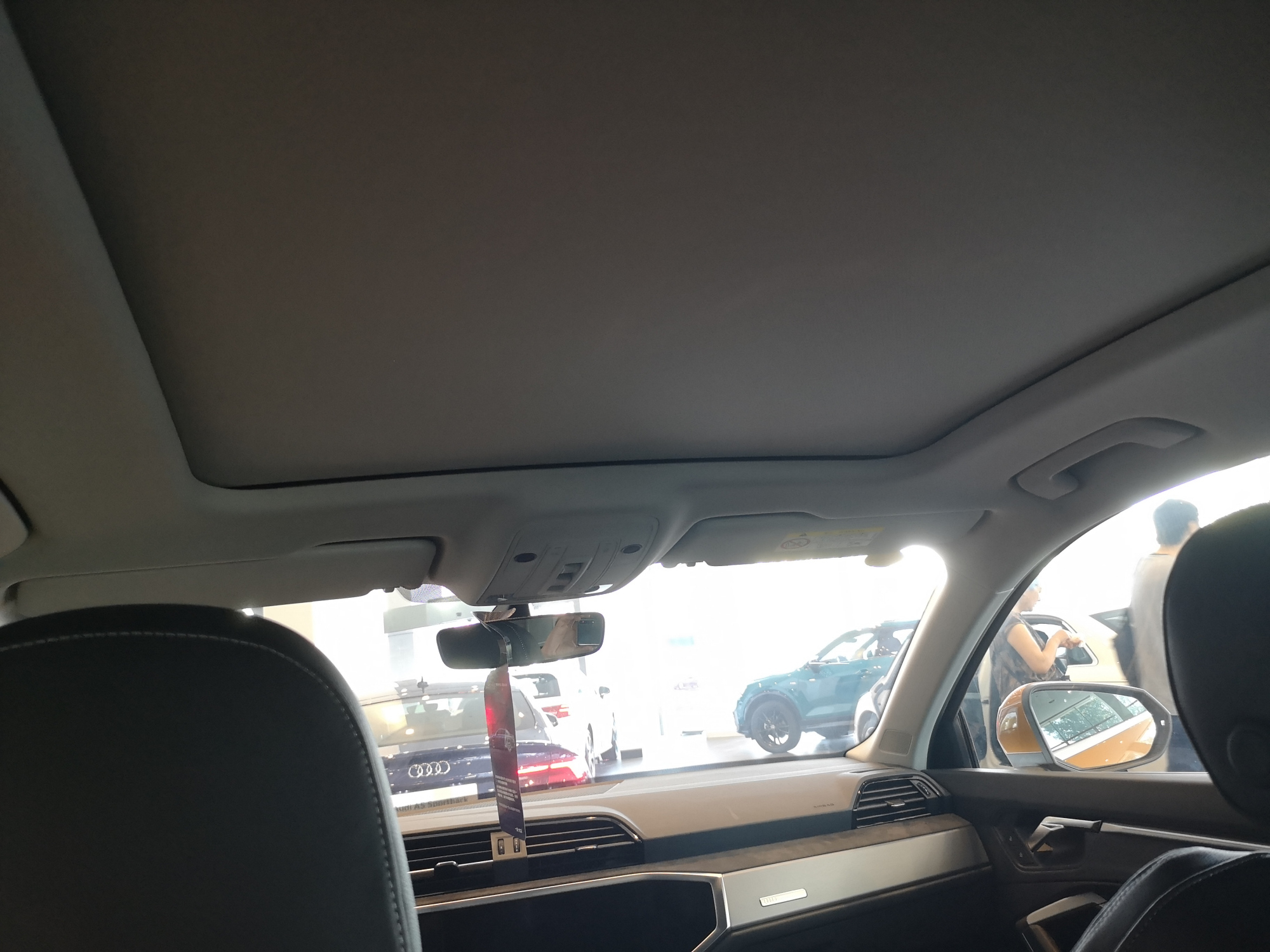 感受到了惊艳 到店看全新奥迪q3时尚动感型