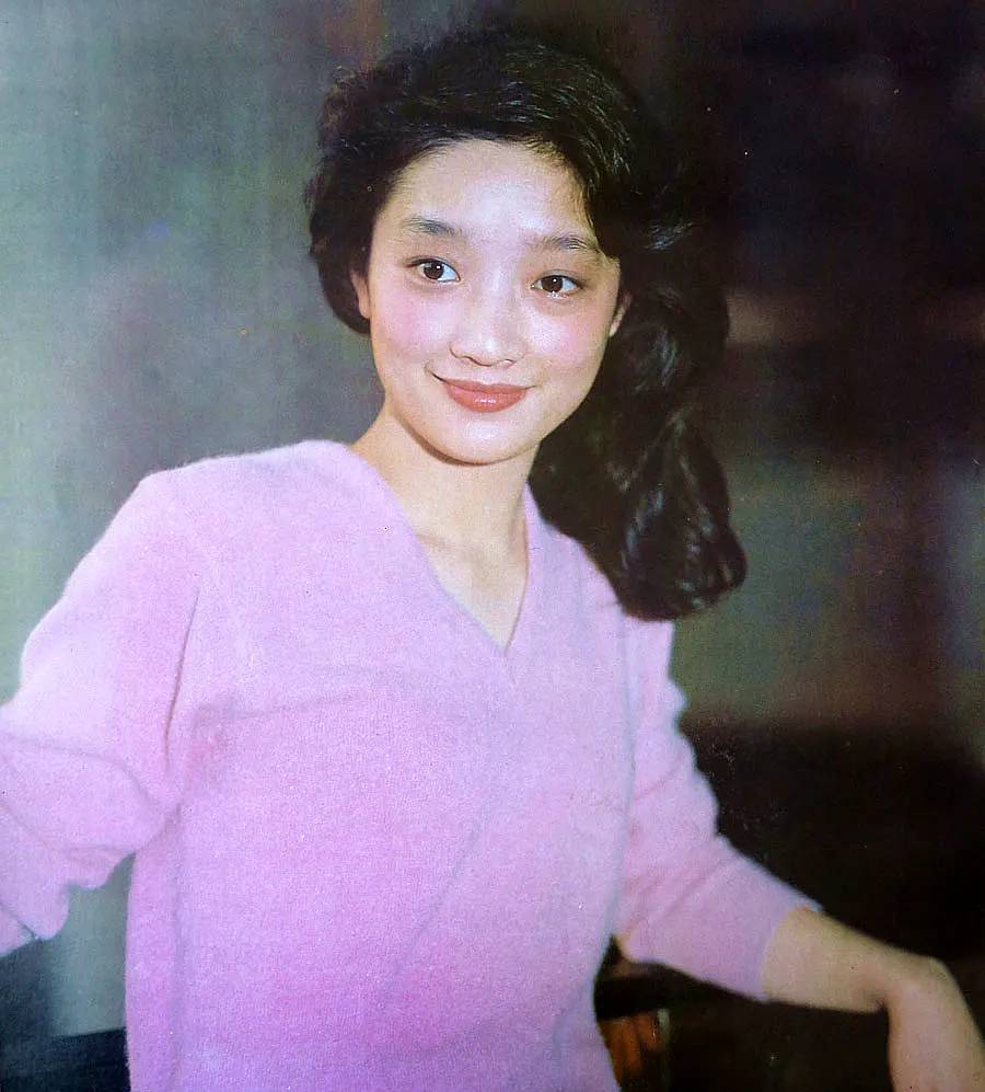 63岁张闽当红时赴美留学如今入外籍过的很幸福