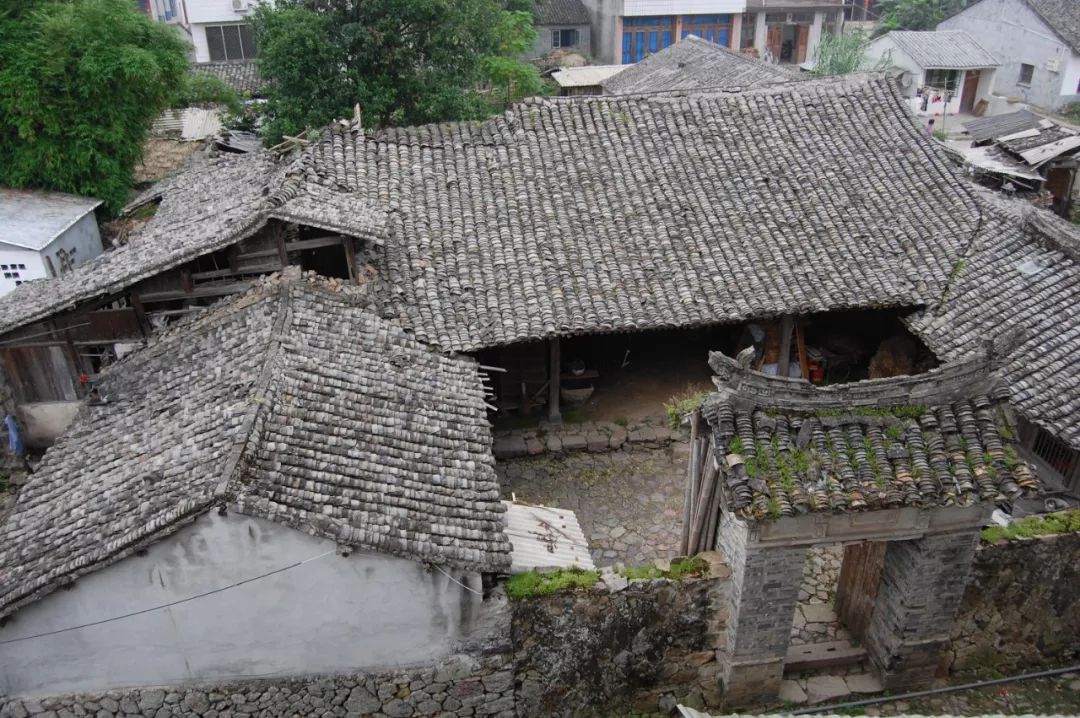 480㎡年代:明地址:乐清市仙溪镇南閤村章纶故居位于浙江省乐清市仙溪