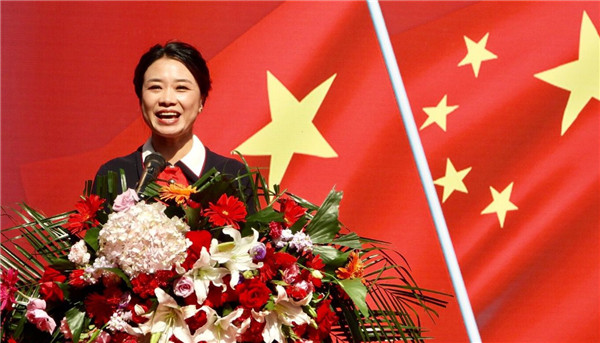 吉林省吉林市李玲教育集团举行大型爱国活动