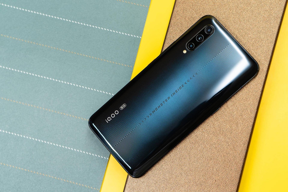 澎湃性能超快5g年度旗舰iqoopro5g版仅需3798元起