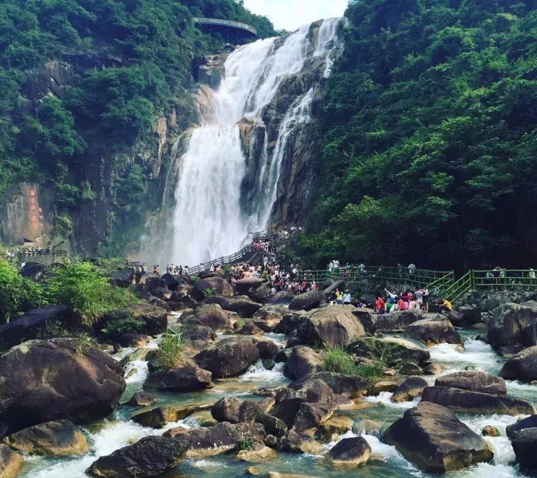 10月123日228元丰顺龙归寨瀑布麒麟阁一天游