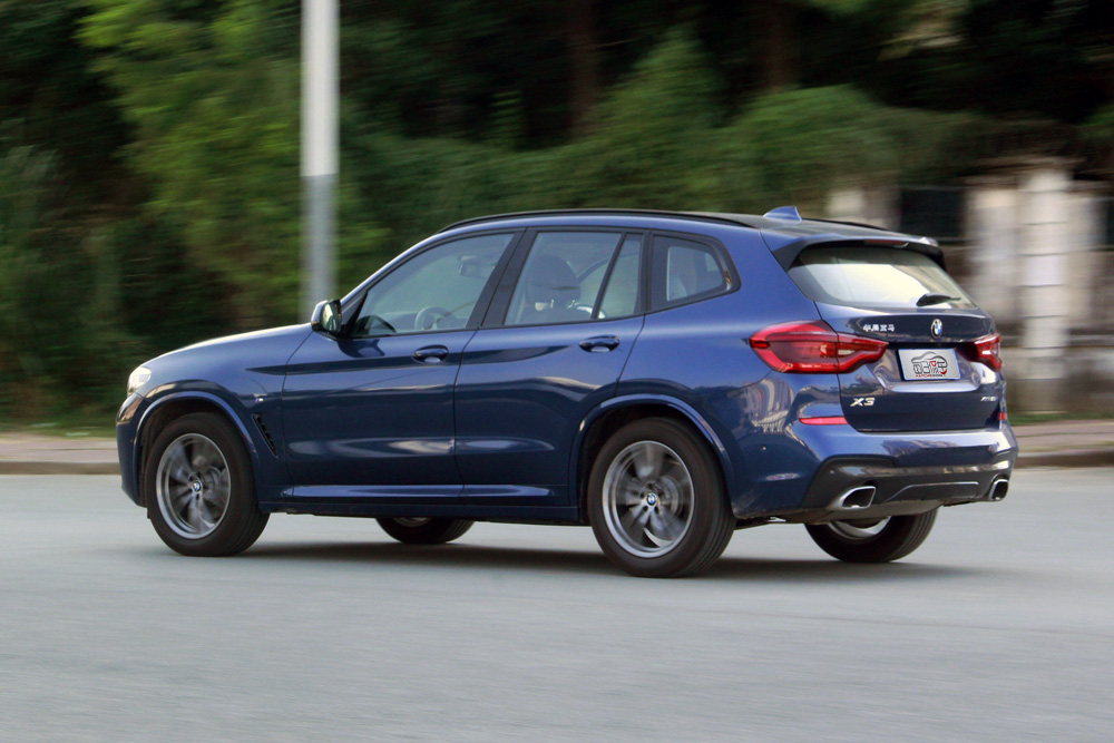 不跟风做好自己2019款华晨宝马x328i试驾评测