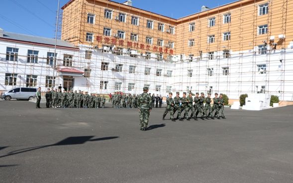 牢记使命红领巾小雏鹰展翅进军营暨我是小小追梦人少年军校体验日活动