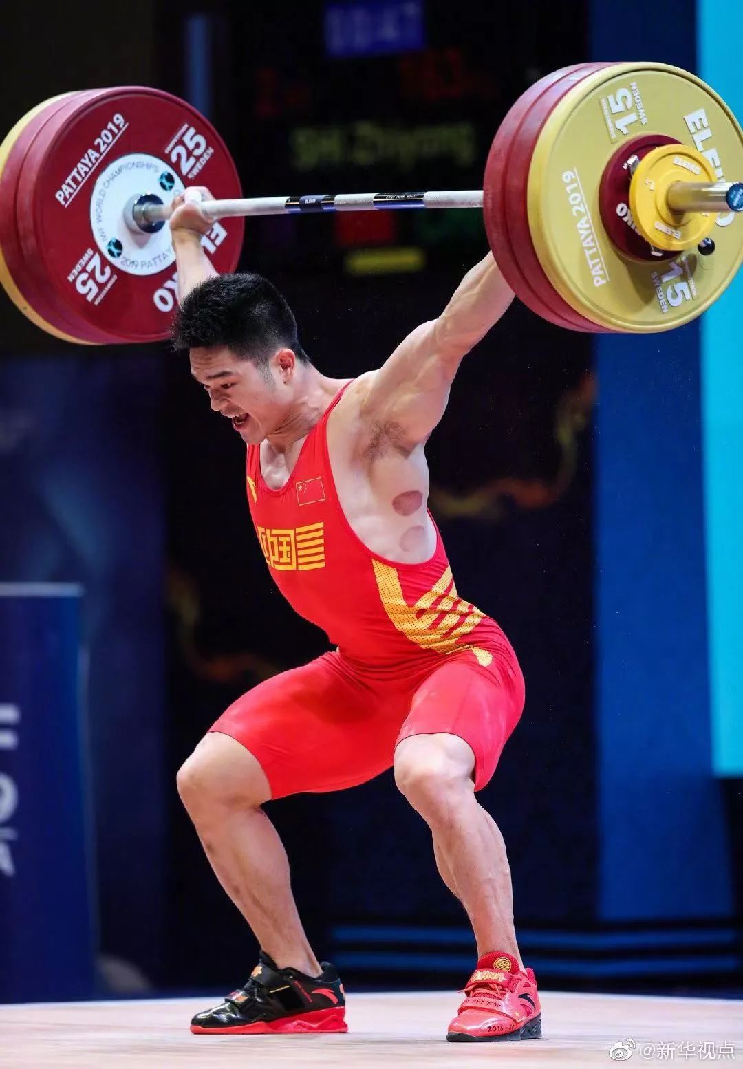 桂林这位帅小伙又打破世界纪录,太牛了!_举重