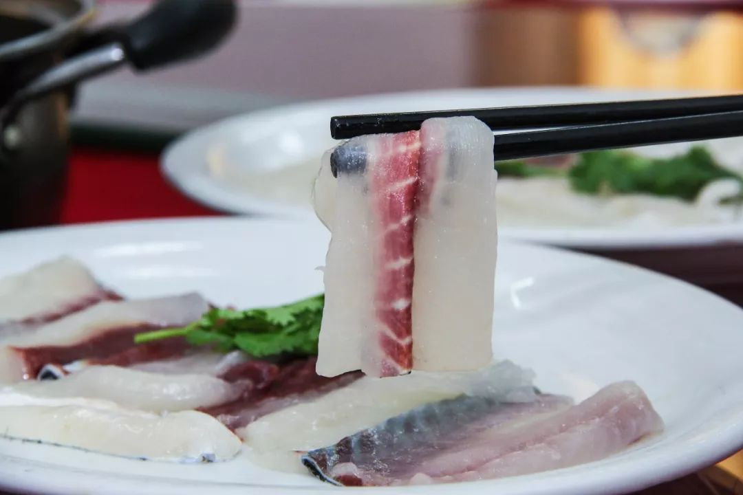 几乎晚晚爆场潮连新开的这家无骨鱼农庄到底暗藏什么魔力