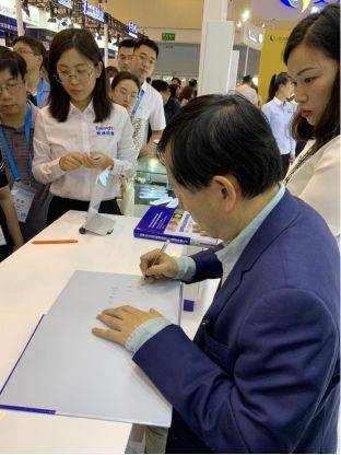 卢奕教授新书专访丨编译不易能有切实帮助就是莫大安慰