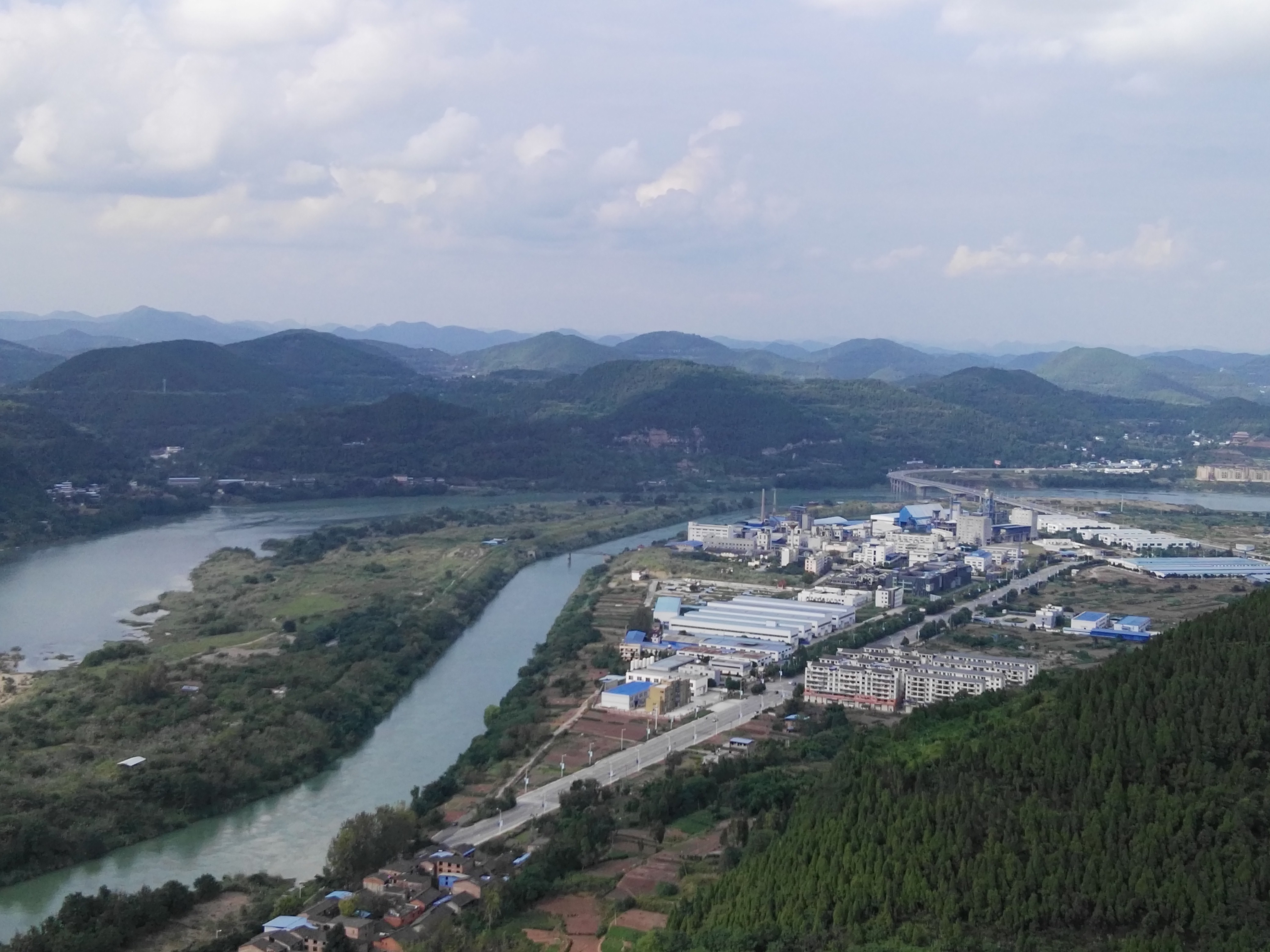 射洪景色一瞥四川射洪是人杰地灵的地方,刚刚经国务院批准撤县设市