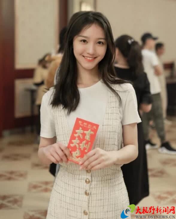 前段时间芒果tv签约女演员刘露因不配合工作人员非要携带易燃易爆品大